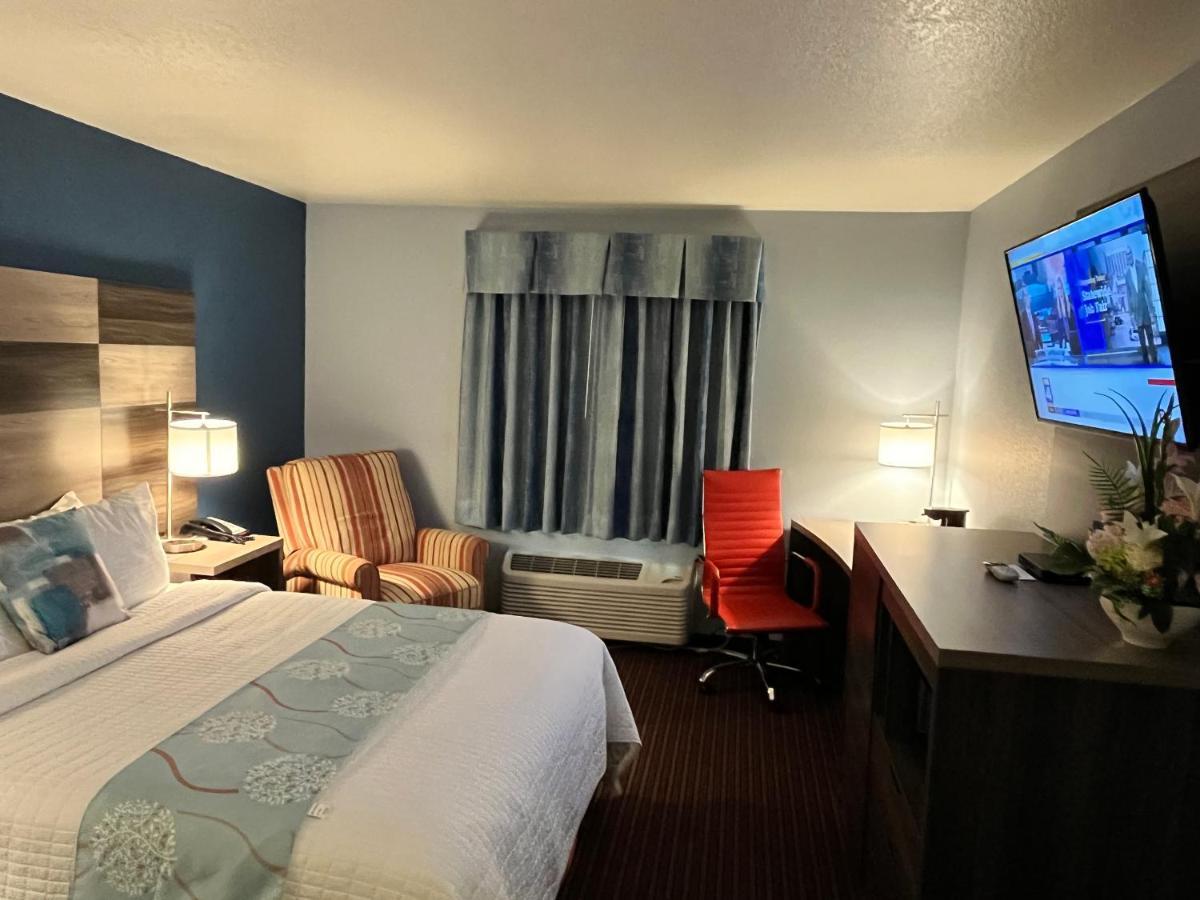 Garnett Hotel & Rv Park Bagian luar foto