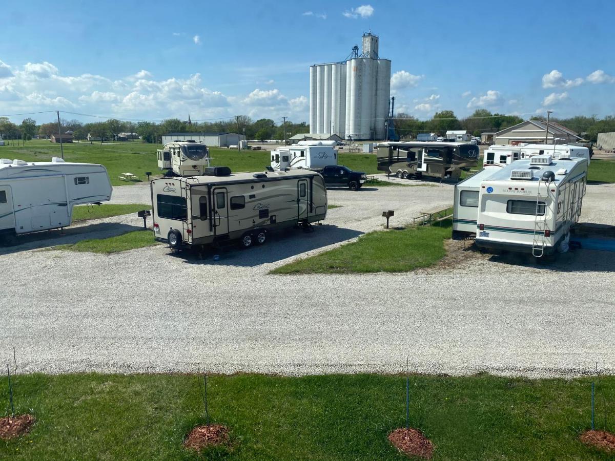 Garnett Hotel & Rv Park Bagian luar foto