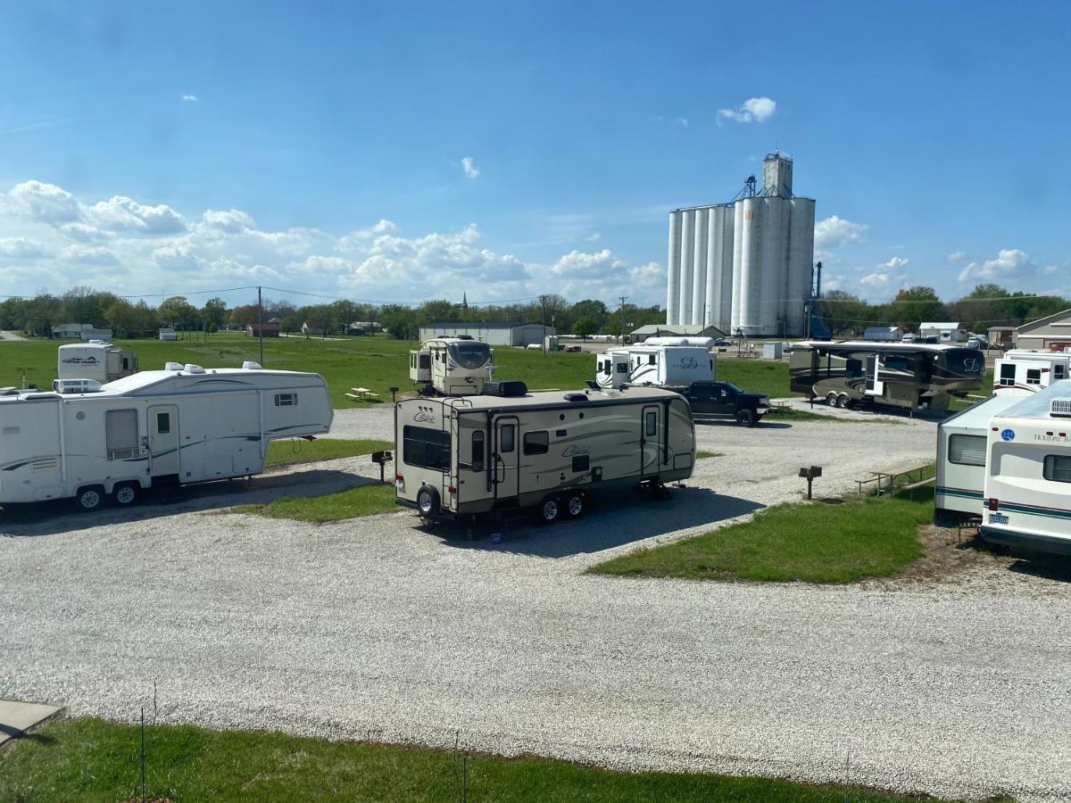 Garnett Hotel & Rv Park Bagian luar foto